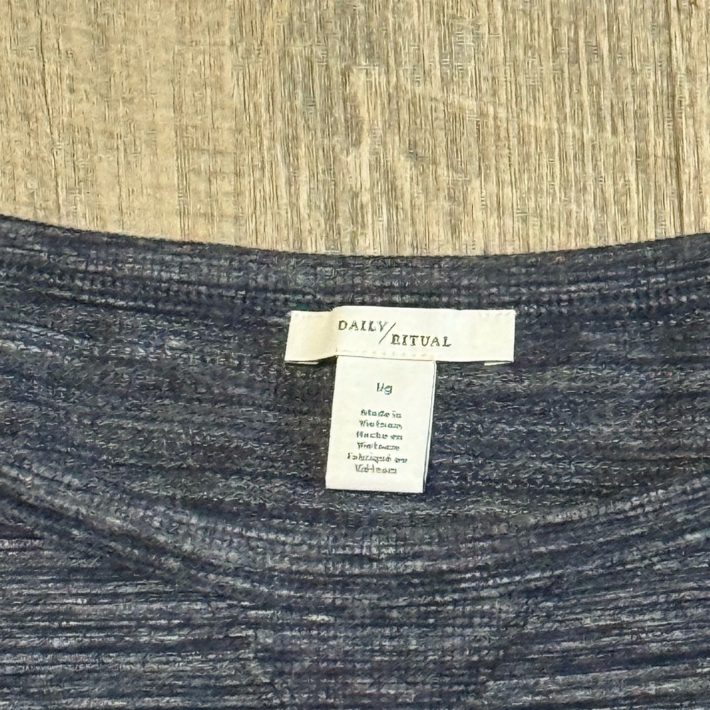 Daily Ritual Navy Textured Top - Picture 2 of 2